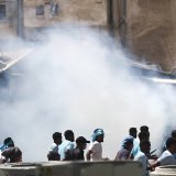 "Les policiers israéliens, qui craignaient pour leur vie, ont tiré à balles réelles sur les émeutiers", a écrit la police dans un communiqué, précisant que 27 de ses membres avaient été blessés dans les affrontements.